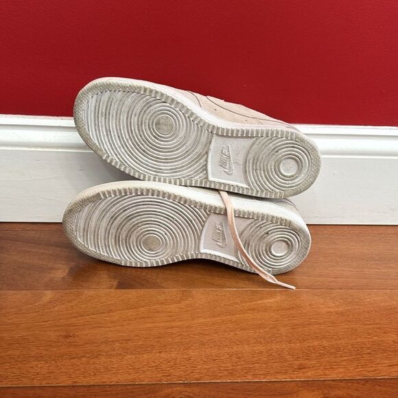 Nike Women's Court Vision Low Fashion Athletic Sneakers Orange Pearl size 8.5 - Picture 5 of 7